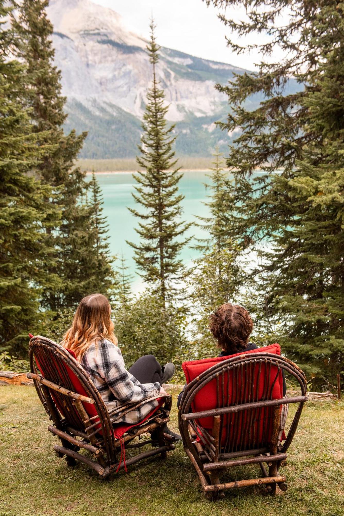 Emerald Lake Lodge Field Bagian luar foto