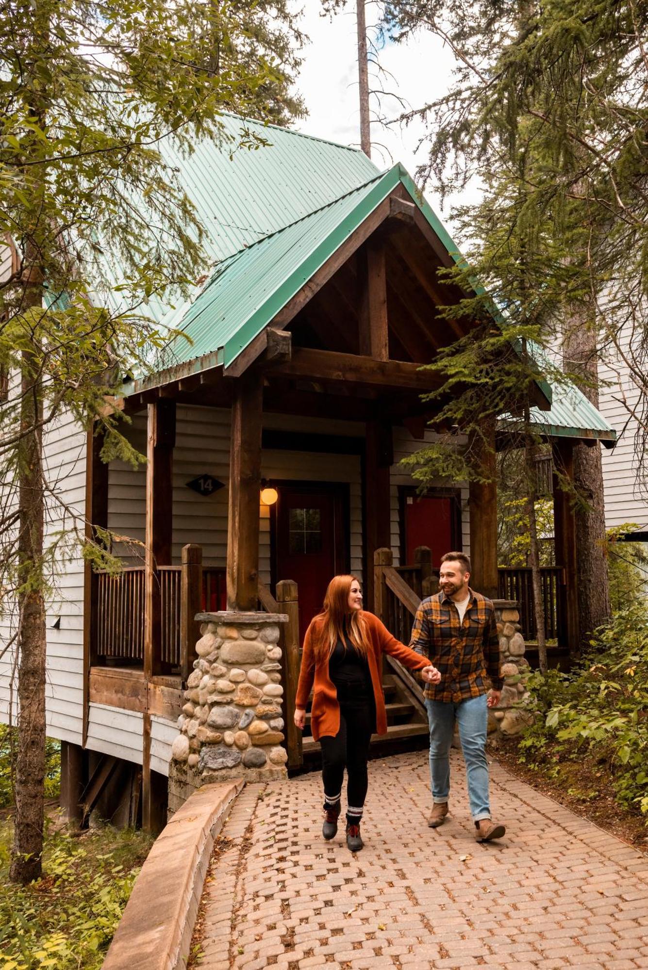 Emerald Lake Lodge Field Bagian luar foto